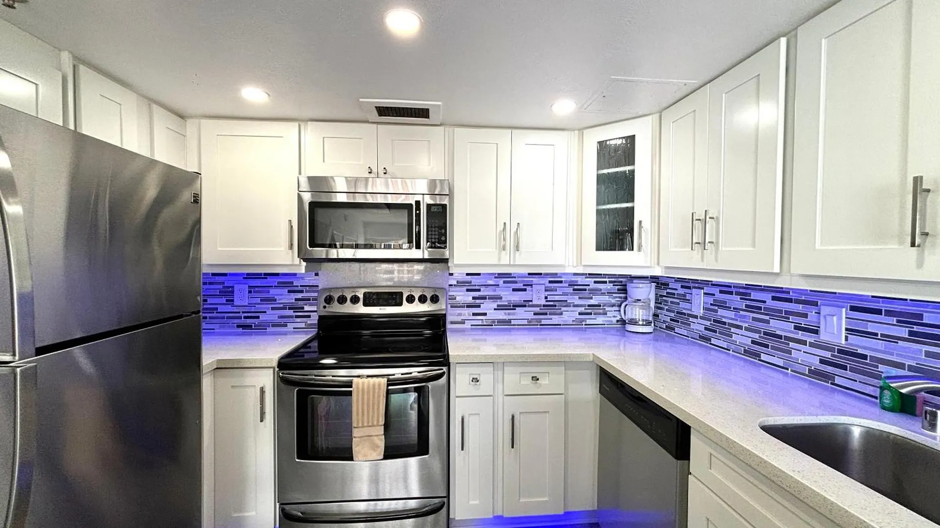 Ilikai Apt 1822-2Br2Ba Modern Unit With Ocean &Harbor Views No Resort Fees Honolulu ABD
