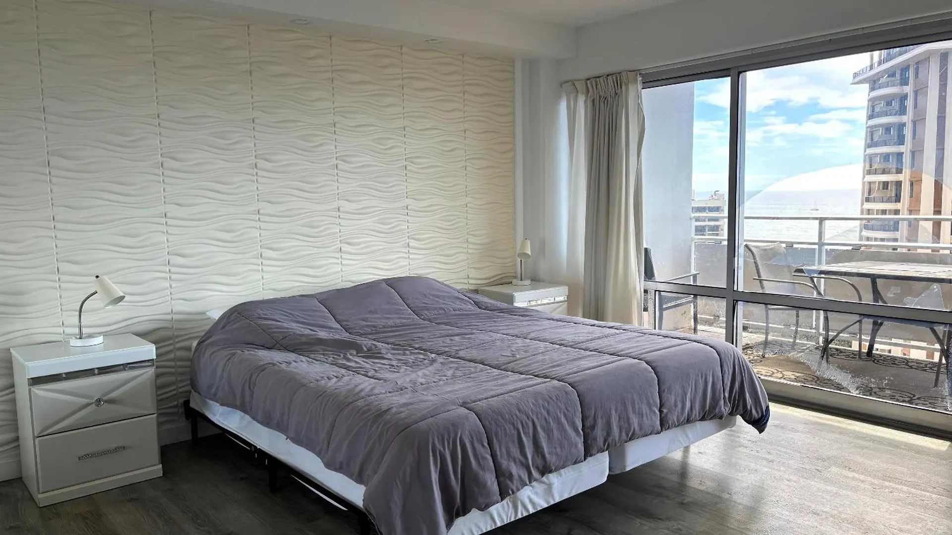 Ilikai Apt 1822-2Br2Ba Modern Unit With Ocean &Harbor Views No Resort Fees Honolulu United States