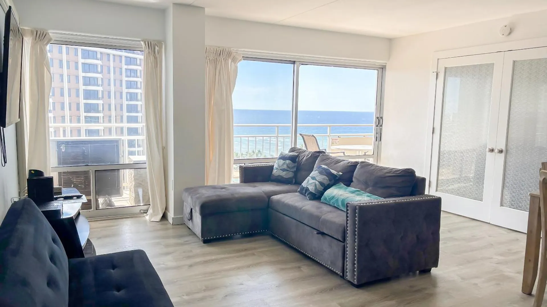 Ilikai Apt 1822-2Br2Ba Modern Unit With Ocean &Harbor Views No Resort Fees kontakter
